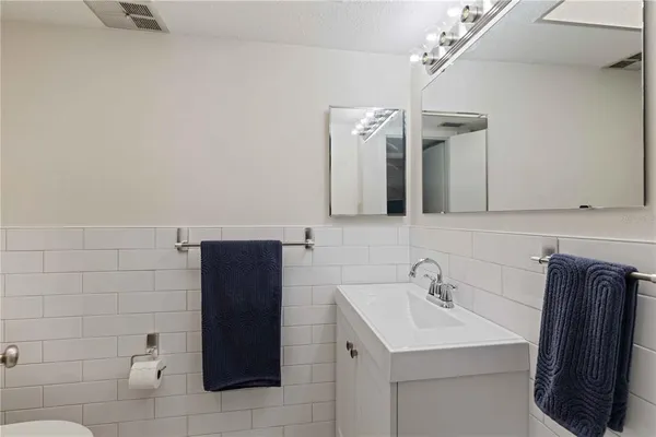 $319,900 | 101 Louella Lane, Unit 11, Nokomis, FL 34275