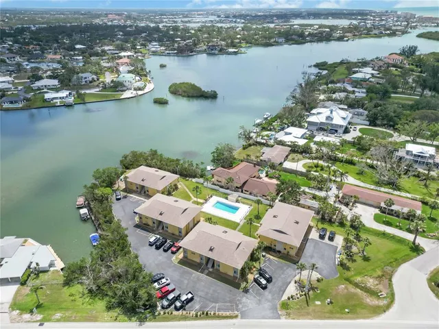 $349,900 | 101 Louella Lane, Unit 11, Nokomis, FL 34275