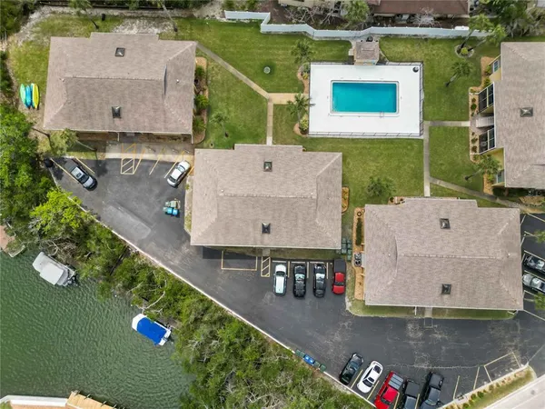 $319,900 | 101 Louella Lane, Unit 11, Nokomis, FL 34275