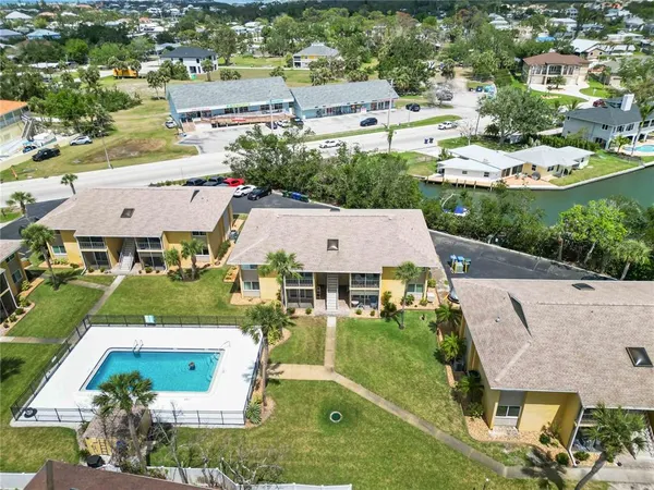 $319,900 | 101 Louella Lane, Unit 11, Nokomis, FL 34275