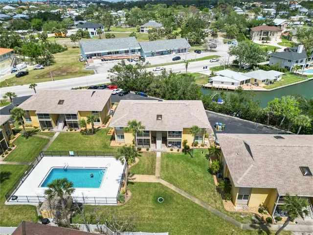 $349,900 | 101 Louella Lane, Unit 11, Nokomis, FL 34275