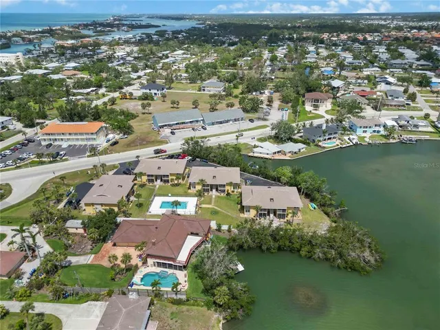 $349,900 | 101 Louella Lane, Unit 11, Nokomis, FL 34275