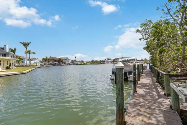 $319,900 | 101 Louella Lane, Unit 11, Nokomis, FL 34275