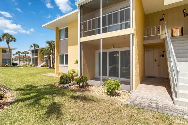 $319,900 | 101 Louella Lane, Unit 11, Nokomis, FL 34275