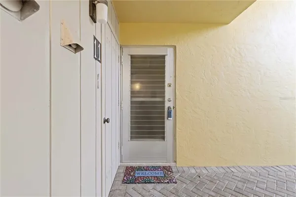 $319,900 | 101 Louella Lane, Unit 11, Nokomis, FL 34275