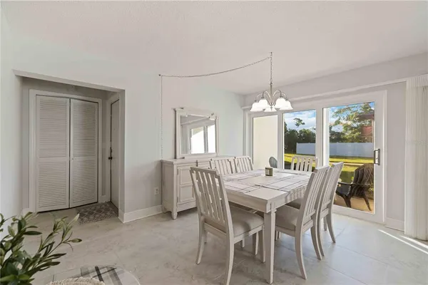 $319,900 | 101 Louella Lane, Unit 11, Nokomis, FL 34275