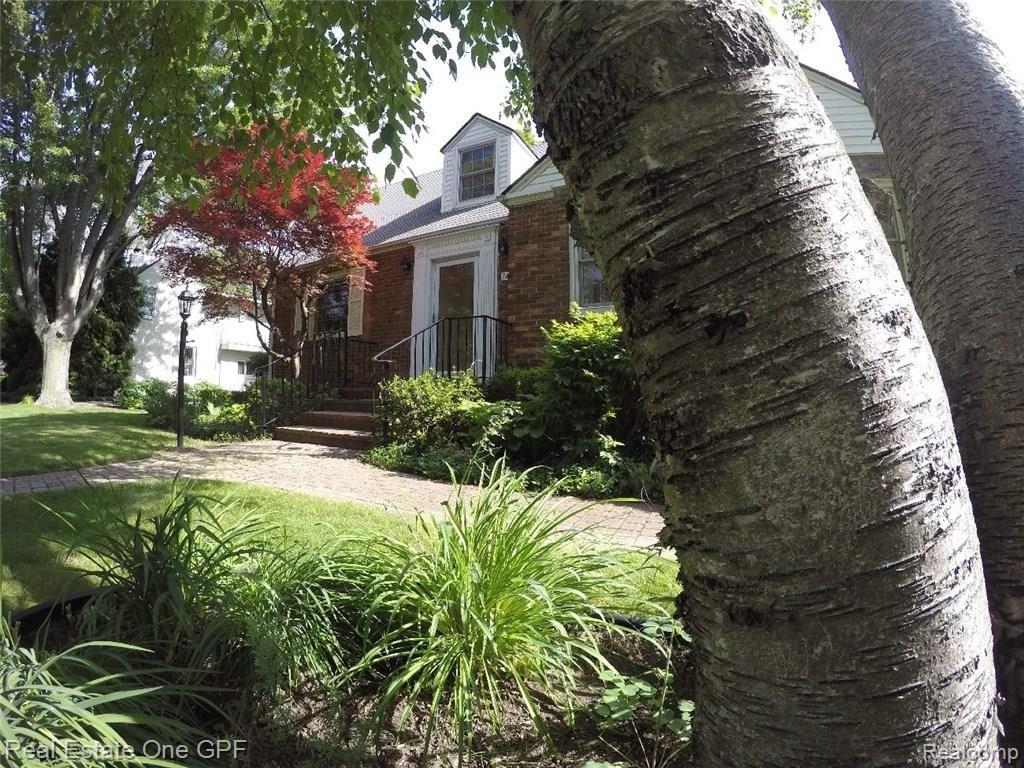 740 Hawthorne Road Grosse Pointe Woods, MI 48236 - Photo 3 of 47