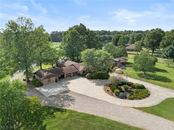 $998,500 | 11950 Castleton Lane, Grafton, OH 44044