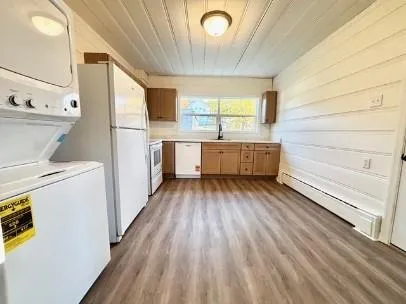 a view of utility room with washer and dryer