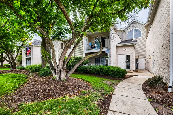$249,900 | 734 North Gary Avenue, Unit 112, Carol Stream, IL 60188