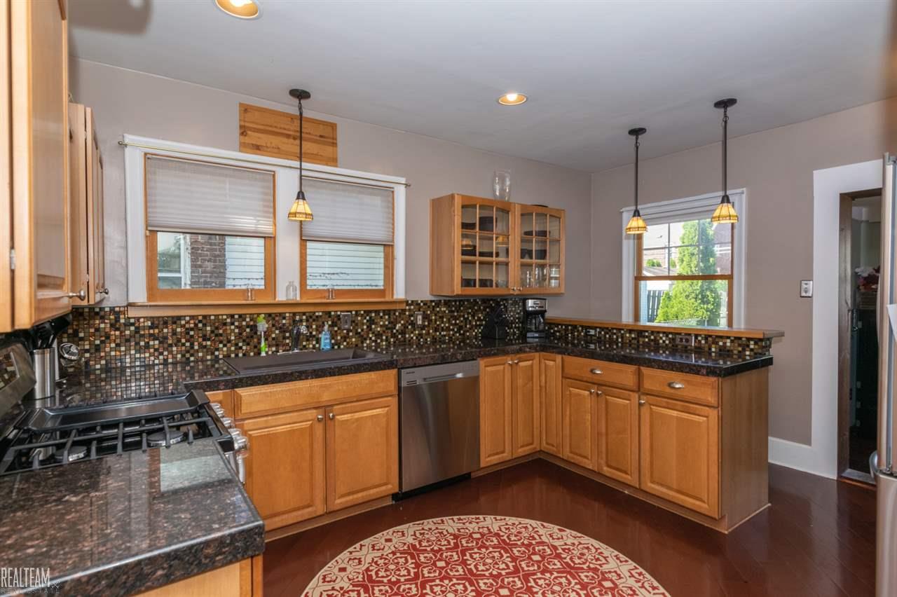 437 Moran Road Grosse Pointe Farms, MI 48236 - Photo 8 of 22