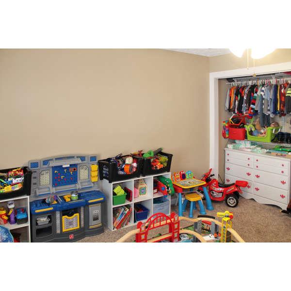 398 Strawberry Ridge Manchester, TN 37355 - Photo 17 of 30 a play room with toys