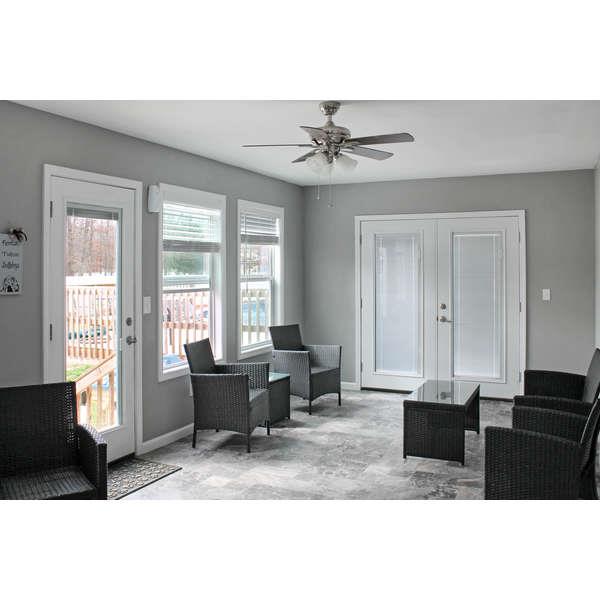 398 Strawberry Ridge Manchester, TN 37355 - Photo 24 of 30 a living room with furniture and a large window