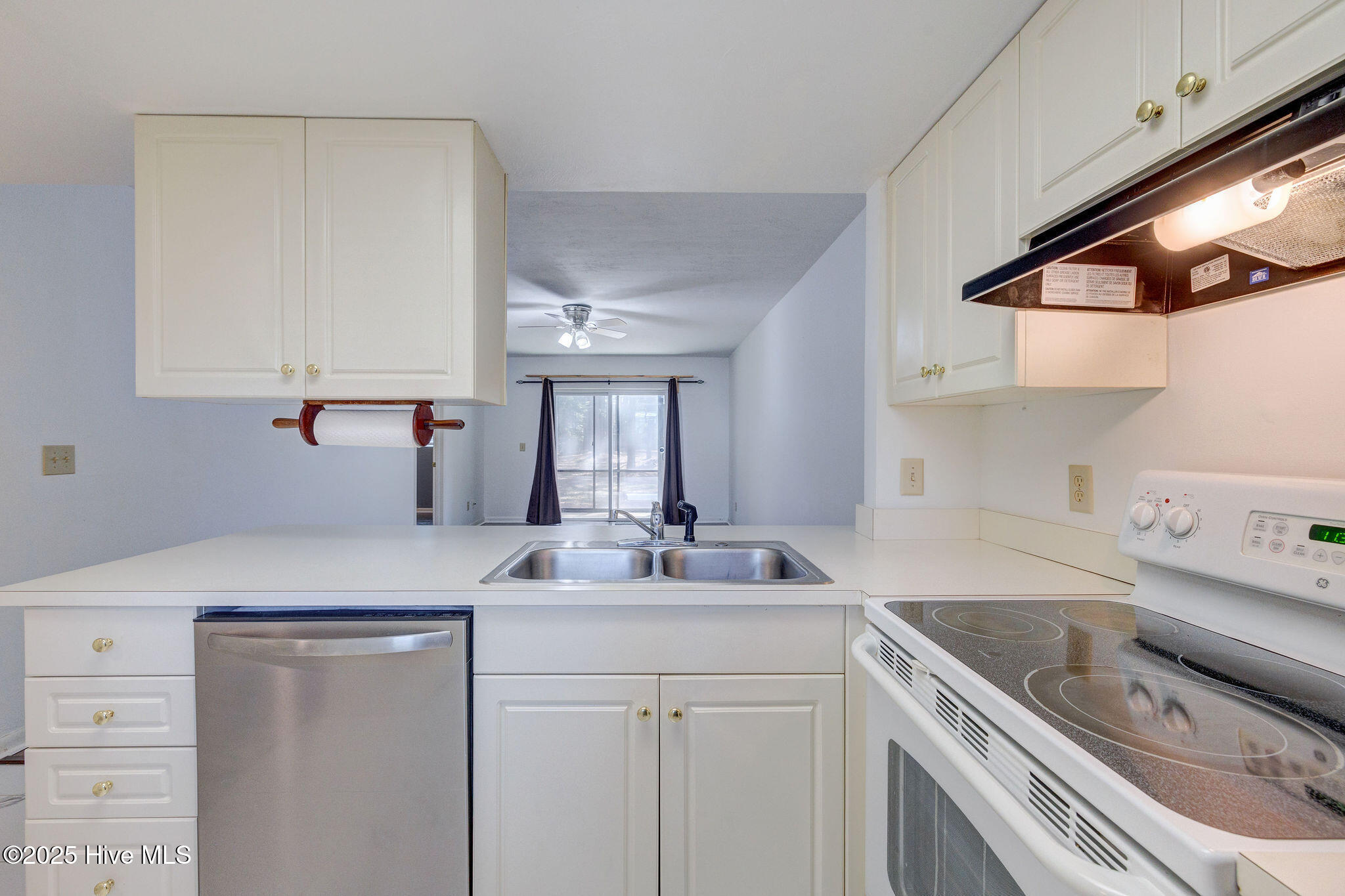 4529 Holly Tree Road, Unit 701 Wilmington, NC 28412 - Photo 7 of 31 4529HollyTreeRoad-12