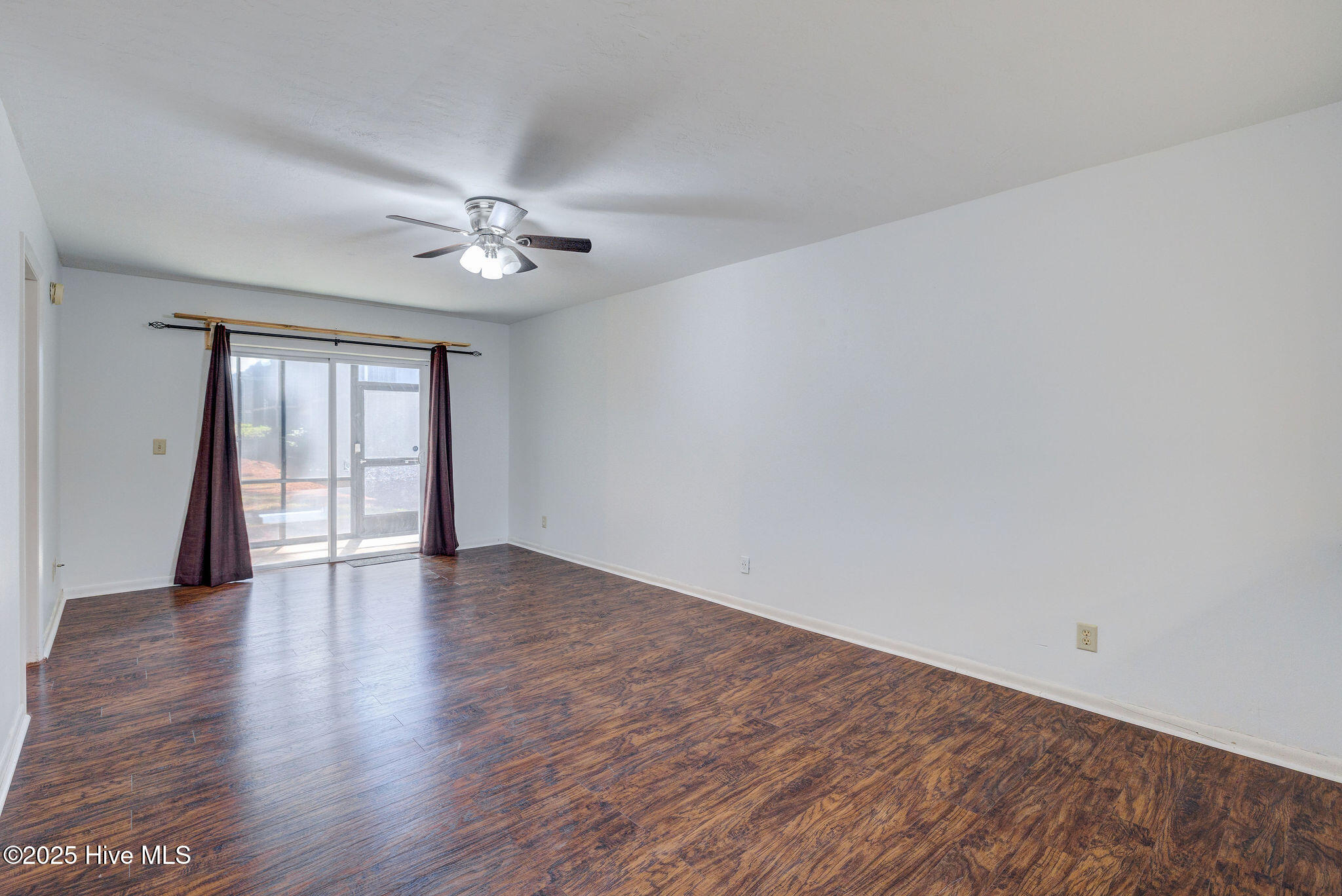 4529 Holly Tree Road, Unit 701 Wilmington, NC 28412 - Photo 9 of 31 4529HollyTreeRoad-13