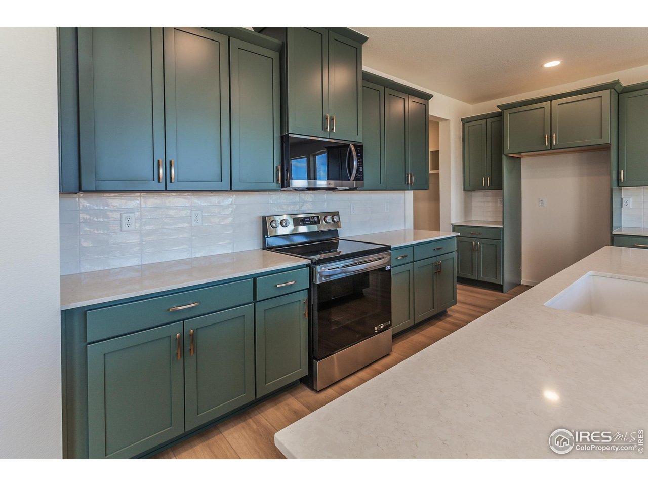 6108 Gault Road Timnath, CO 80547 - Photo 11 of 50 KITCHEN