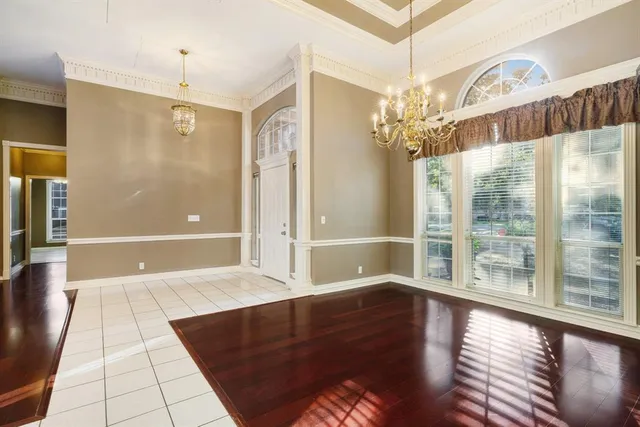 a view of livingroom with furniture