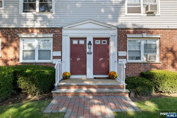 $1,750 | 206 Grand Avenue, Unit B, Rutherford, NJ 07070