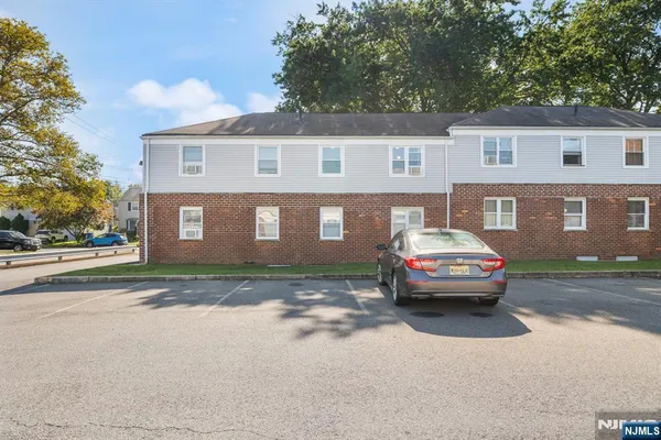 $1,750 | 206 Grand Avenue, Unit B, Rutherford, NJ 07070