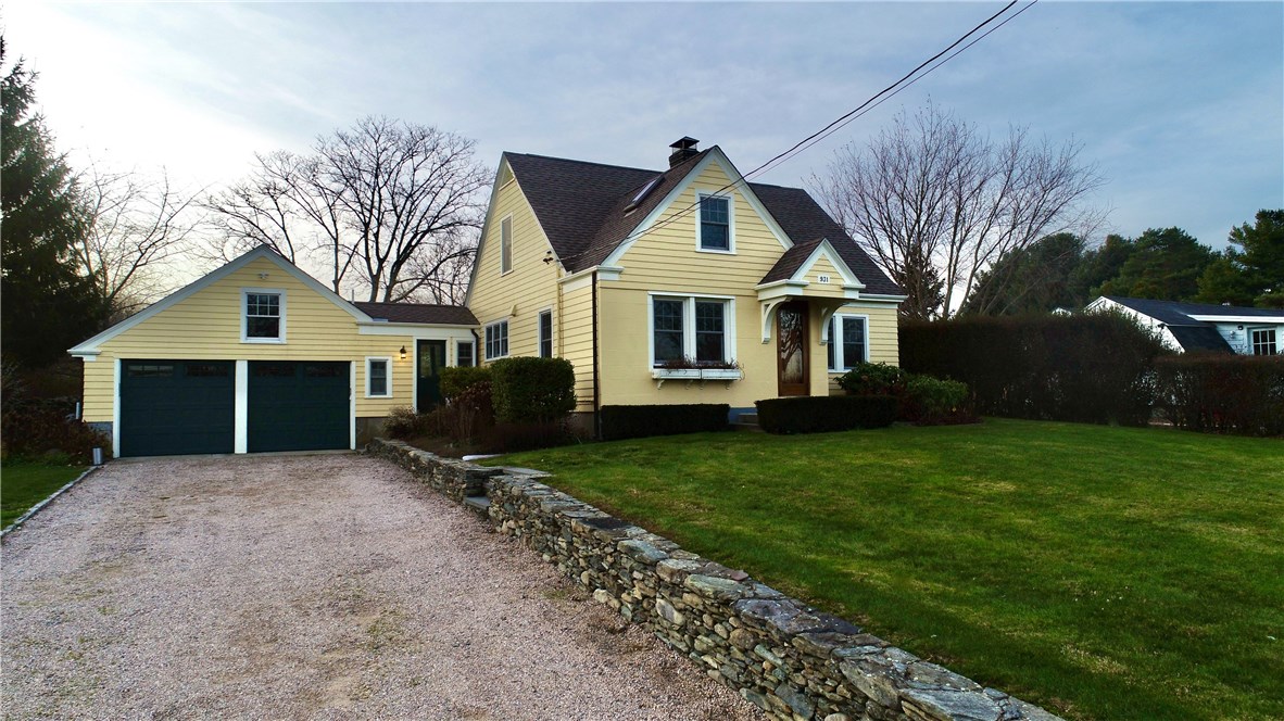 931 Wapping Road Portsmouth, RI 02871 - Photo 2 of 26