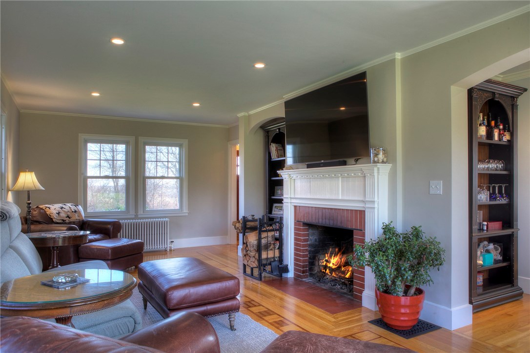 931 Wapping Road Portsmouth, RI 02871 - Photo 5 of 26