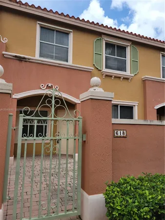 $2,350 | 618 Southwest 106th Avenue, Unit 1511, Pembroke Pines, FL 33025