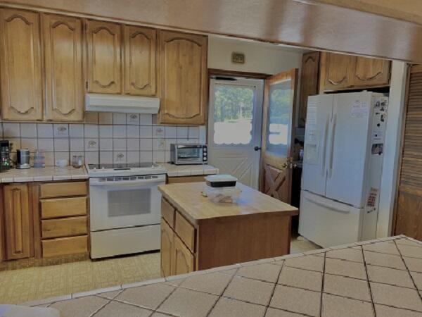 56 Sea View Road Whitethorn, CA 95589 - Photo 7 of 13