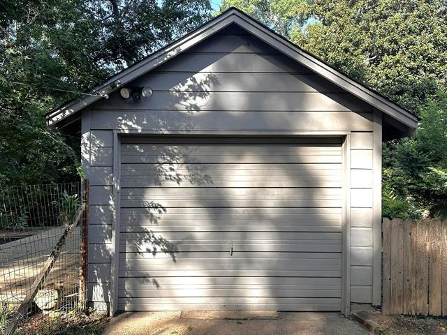 47 North Ashlawn Road Memphis, TN 38112 - Photo 19 of 20 View of detached garage