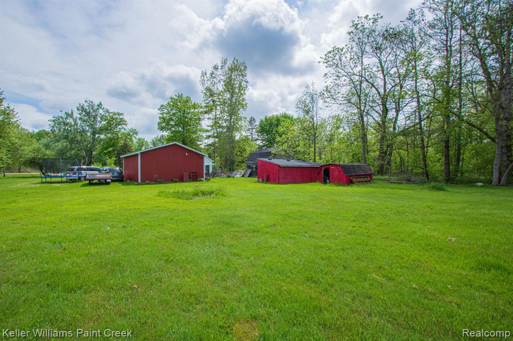 7648 Lapeer Road Avoca, MI 48006 - Photo 29 of 37