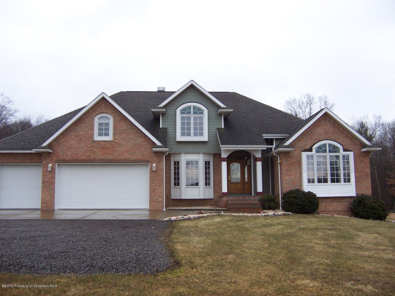400 Alberdeen Road Mountain Top, PA 18707 - Photo 1 of 14 Front of House