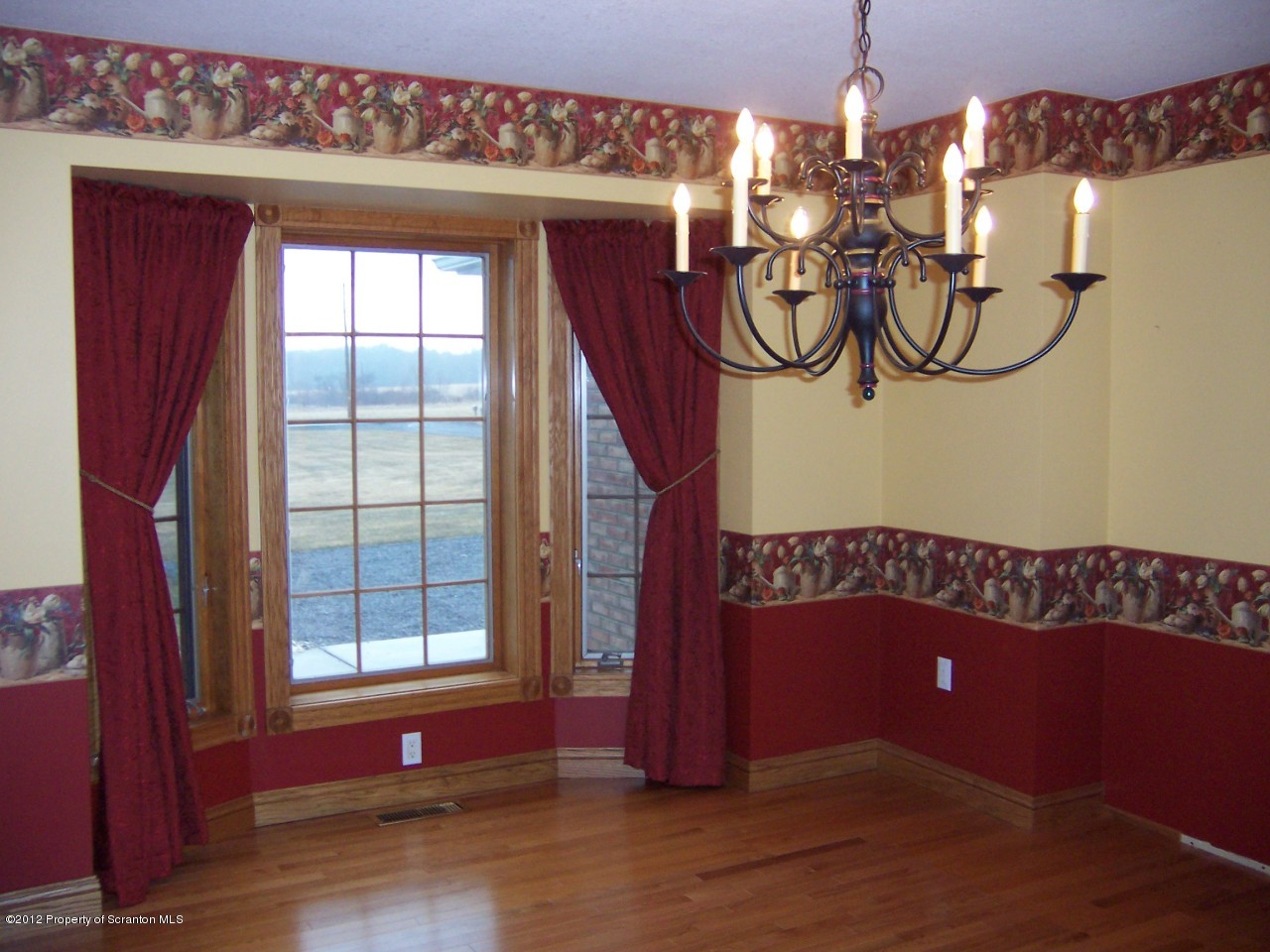 400 Alberdeen Road Mountain Top, PA 18707 - Photo 8 of 14 Dining Room