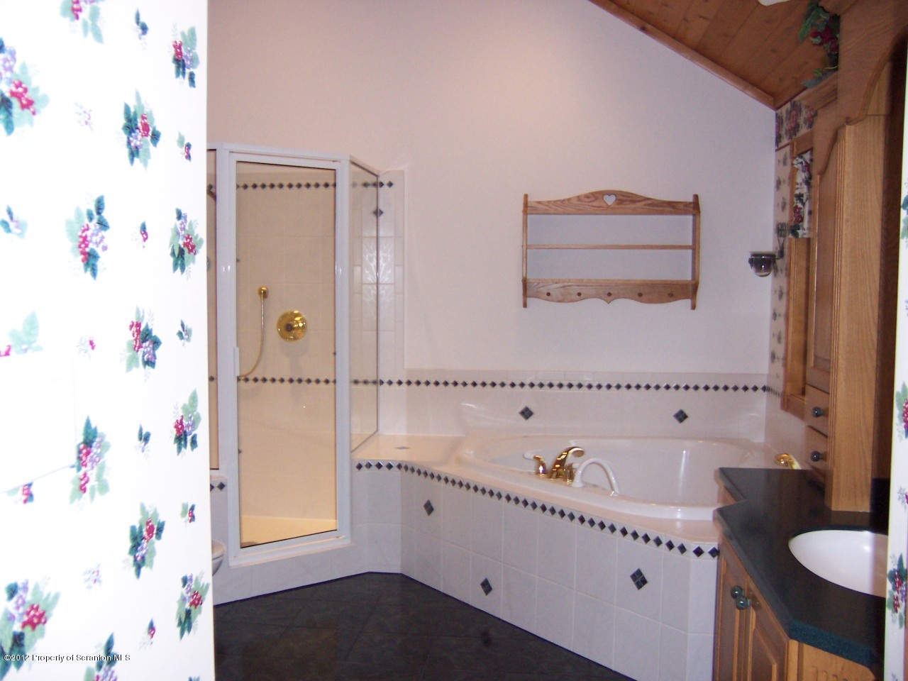 400 Alberdeen Road Mountain Top, PA 18707 - Photo 10 of 14 Master Bath