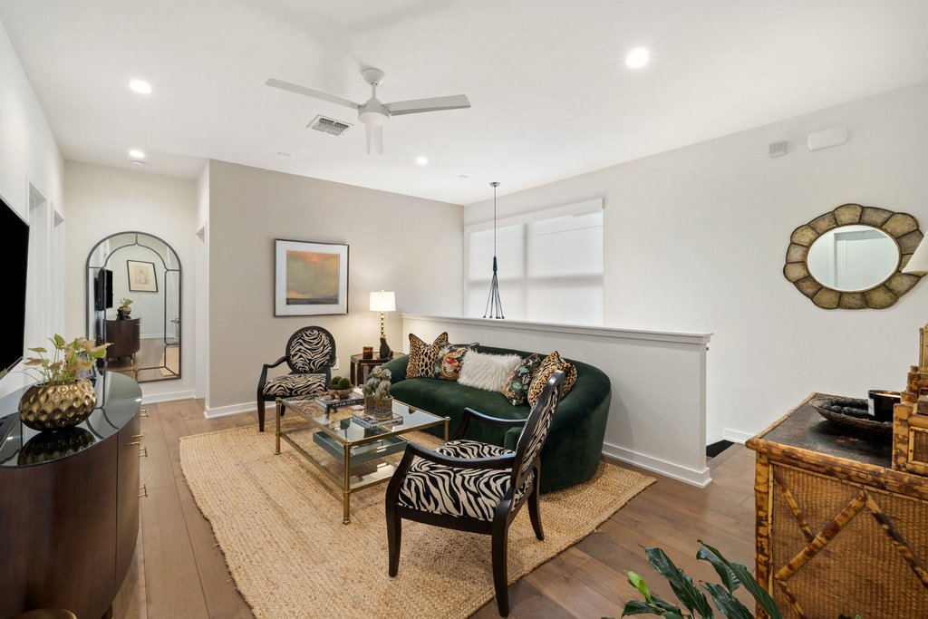 2528 Watkins Way Austin, TX 78746 - Photo 8 of 16