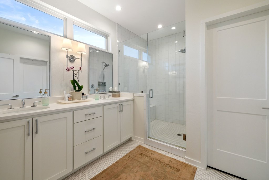 2528 Watkins Way Austin, TX 78746 - Photo 10 of 16
