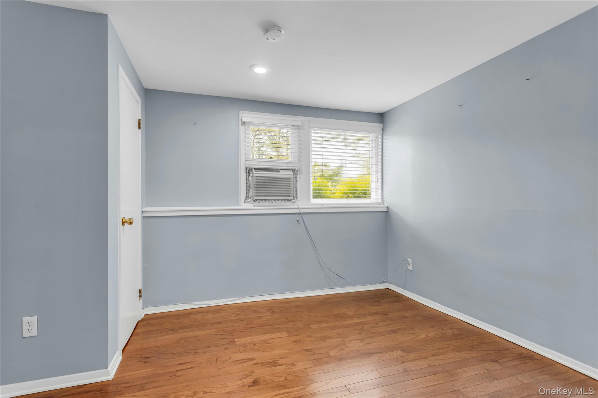 28 Penguin Lane Commack, NY 11725 - Photo 26 of 38 a view of an empty room with window