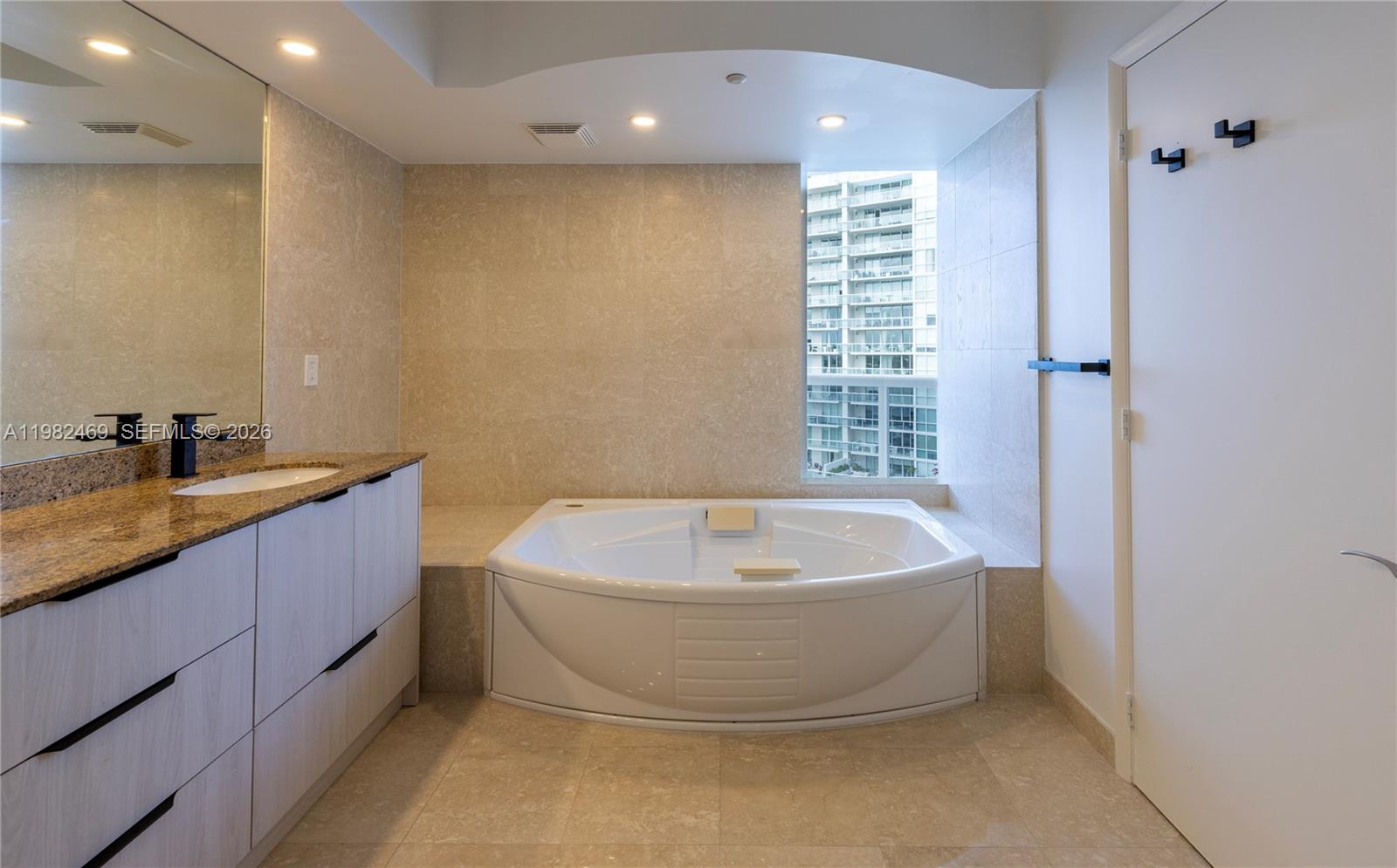 400 Alton Road, Unit 1102 Miami Beach, FL 33139 - Photo 12 of 33