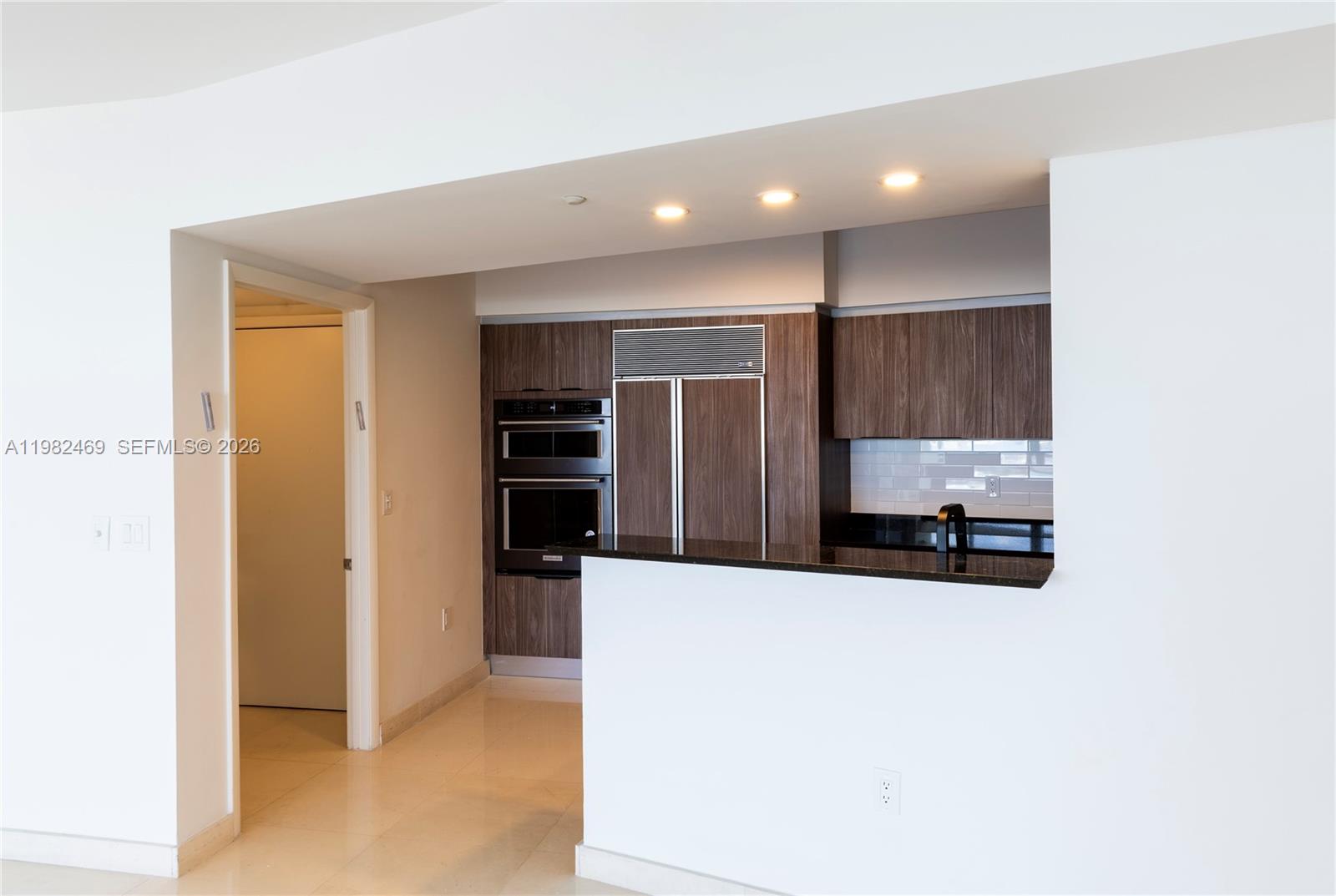 400 Alton Road, Unit 1102 Miami Beach, FL 33139 - Photo 20 of 33