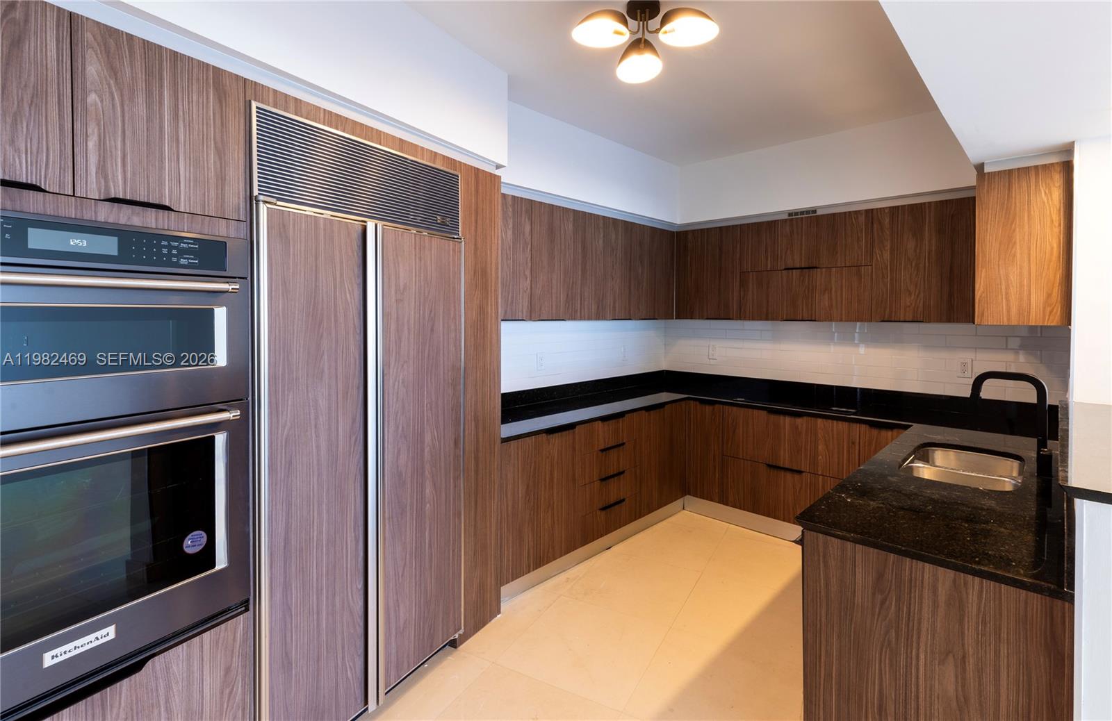 400 Alton Road, Unit 1102 Miami Beach, FL 33139 - Photo 21 of 33