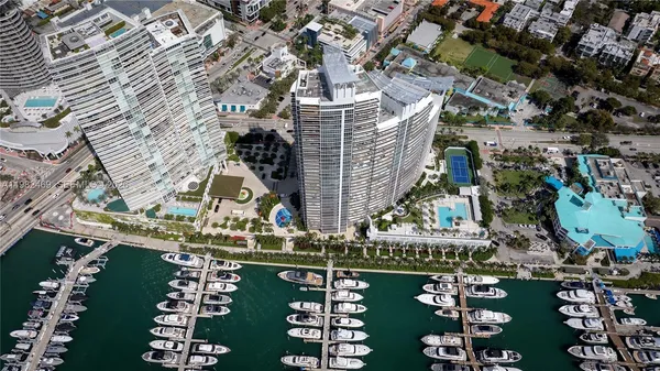 $13,000 | 400 Alton Road, Unit 1102, Miami Beach, FL 33139