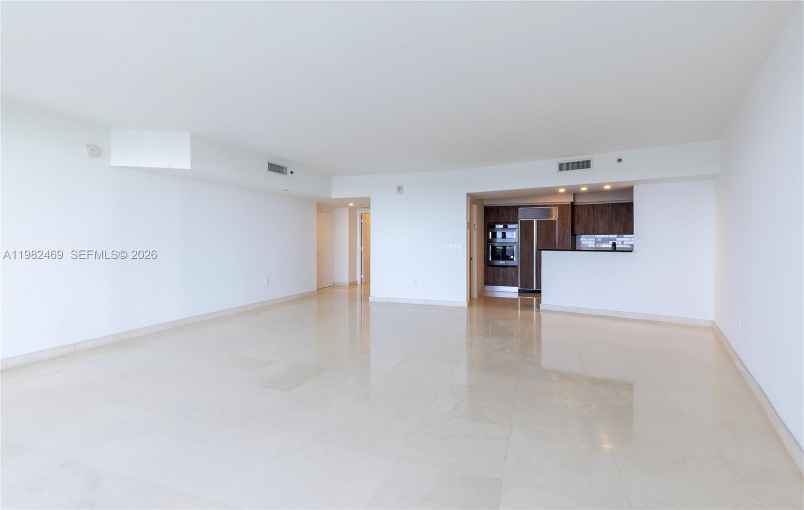 400 Alton Road, Unit 1102 Miami Beach, FL 33139 - Photo 7 of 33