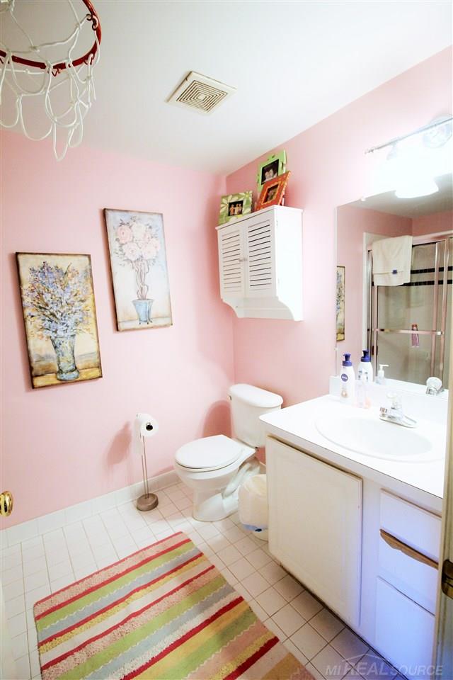 1177 Devonshire Road Grosse Pointe, MI 48230 - Photo 57 of 78 50018564-59.JPG