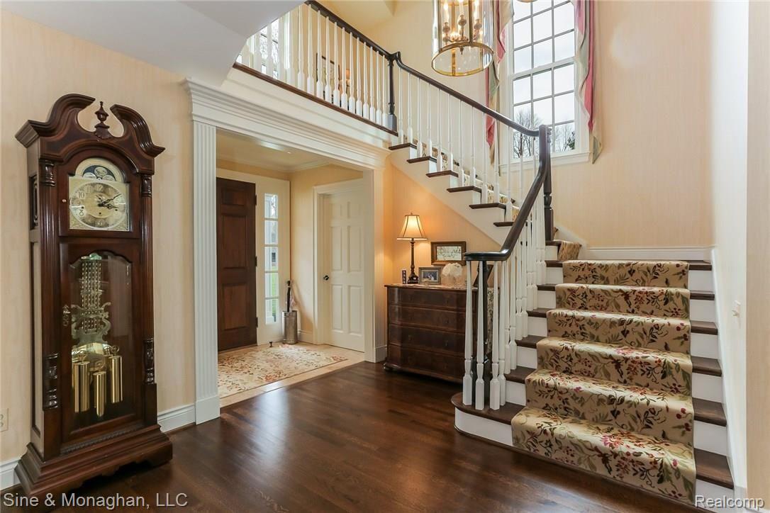 747 Whittier Road Grosse Pointe, MI 48230 - Photo 6 of 96 007-Foyer-4039635-medium.jpg