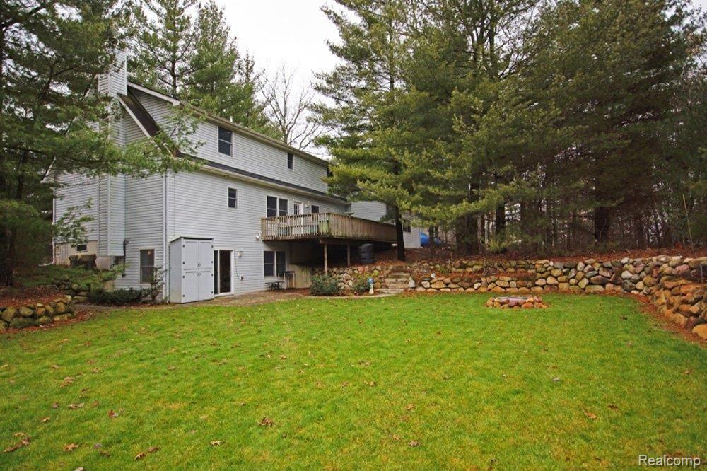 11441 Ridge Road South Lyon, MI 48178 - Photo 4 of 24 Exquisite Landscaped Lot
