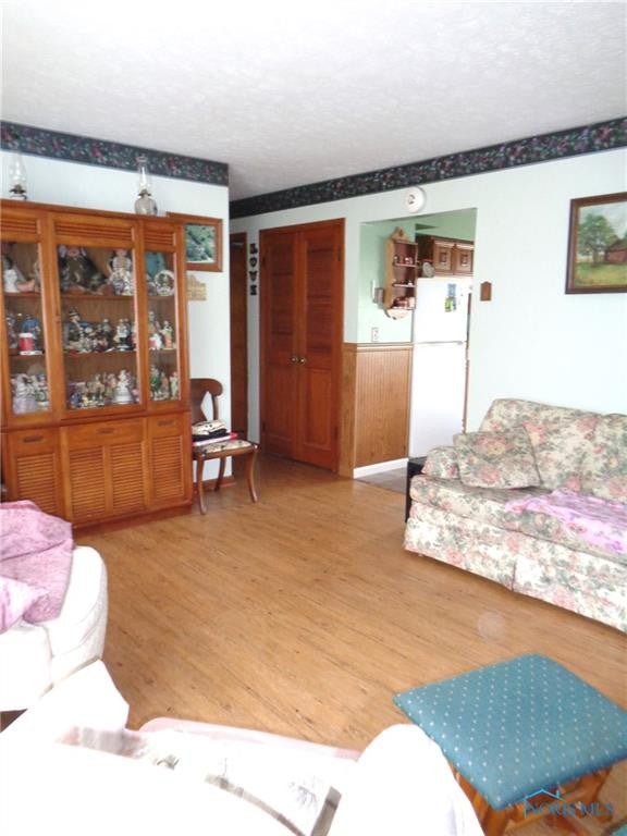 3840 West Millgrove Road Risingsun, OH 43457 - Photo 11 of 25 Living Room
