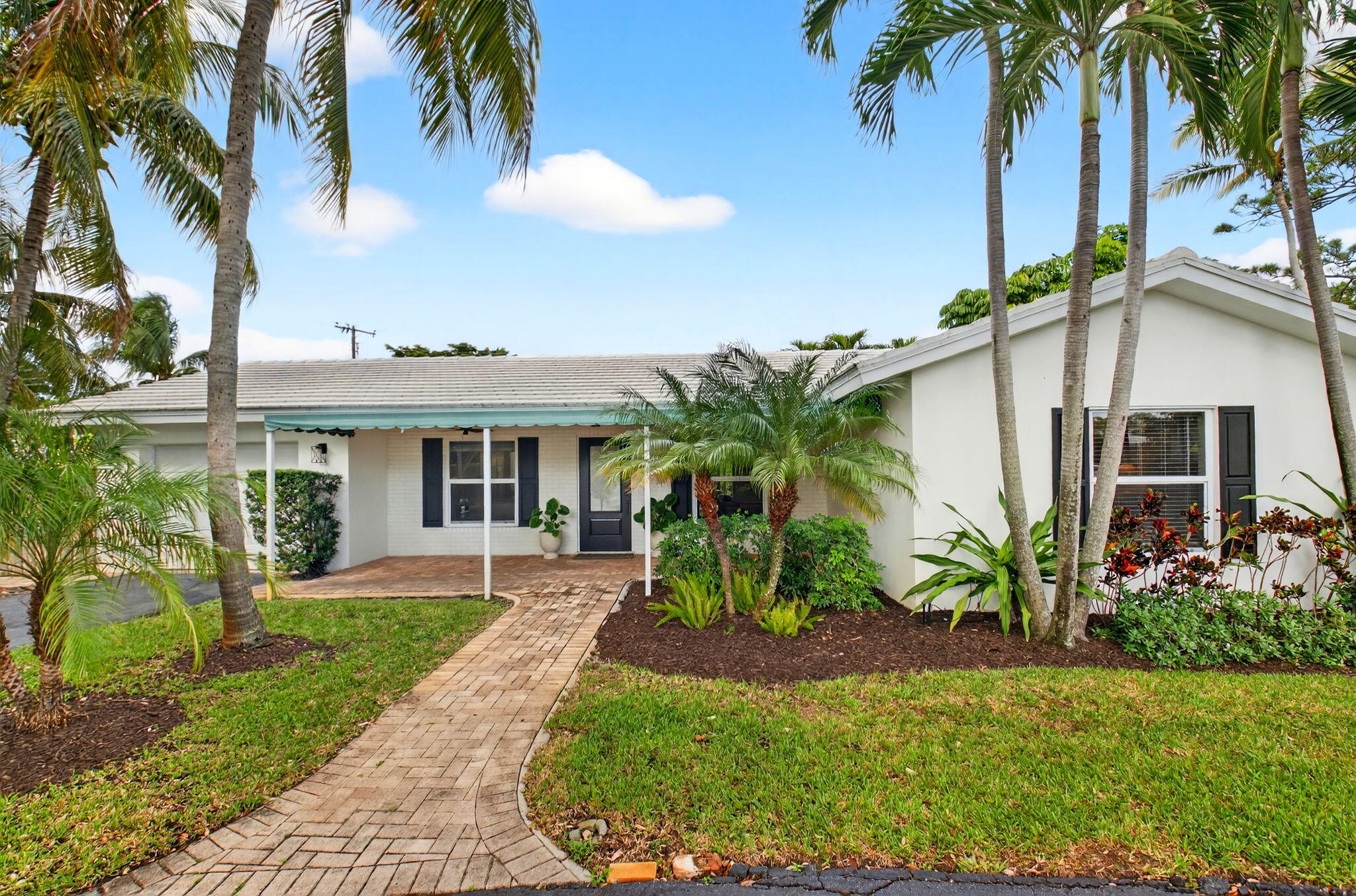 525 Sunset Road Boynton Beach, FL 33435 - Photo 5 of 62 5-web-or-mls-DSC_3596
