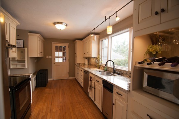 31 Putnam Road Holden, MA 01520 - Photo 4 of 30 Gallery Image 4