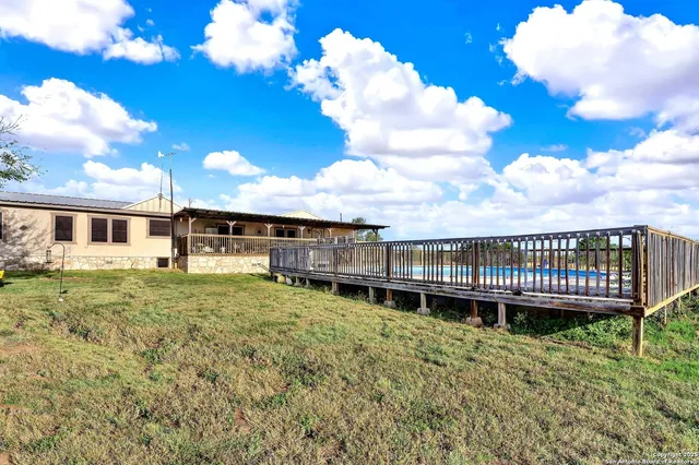$450,000 | 498 Private Road 4222, D'Hanis, TX 78850