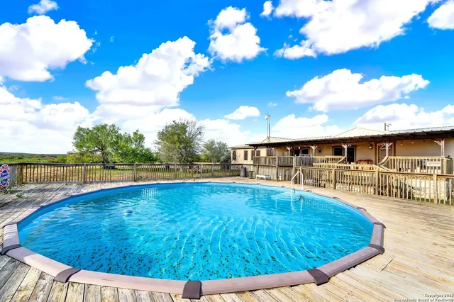 $450,000 | 498 Private Road 4222, D'Hanis, TX 78850