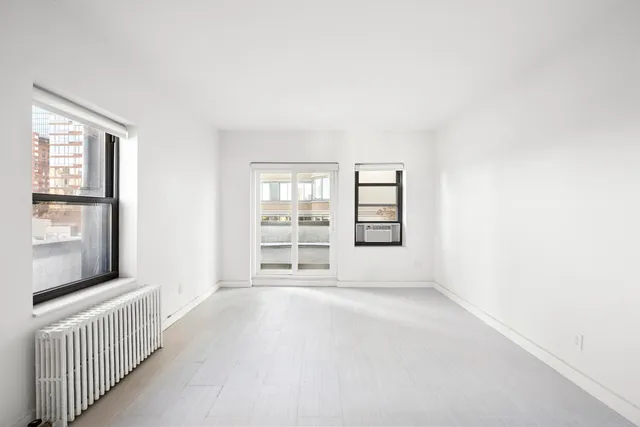 $3,450 | 140 West 69th Street, Unit PH1 | Upper West Side