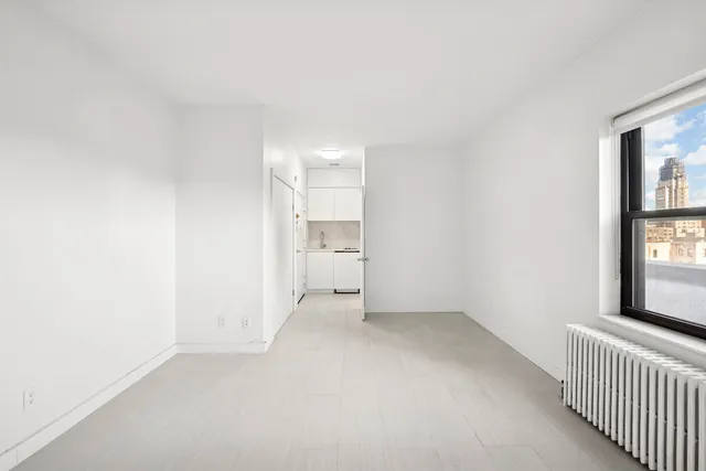 $3,450 | 140 West 69th Street, Unit PH1 | Upper West Side